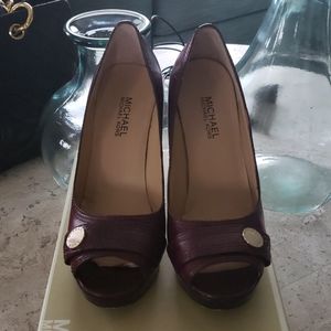 Michael Kors Peep Toe